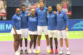 Philadelphia Freedoms Tennis Team Poses on Tennis Court