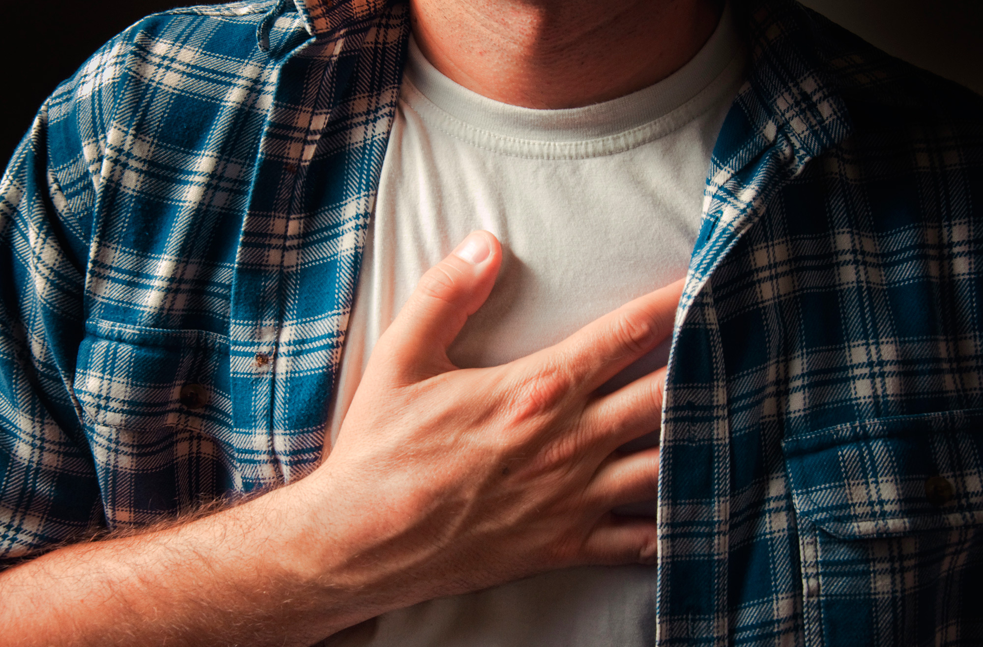 Chest pain in women: Causes, diagnosis, and treatment