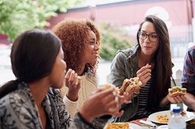 students-eating-on-campus