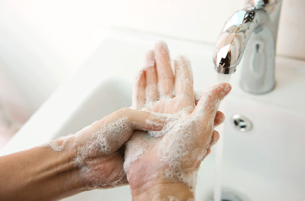 https://www.pennmedicine.org/-/media/images/miscellaneous/random%20generic%20photos/washing_hands_1.ashx?mw=620&mh=408