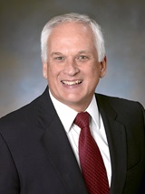 headshot of Lee M. Duke, II, MD